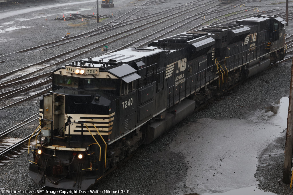 NS 7240